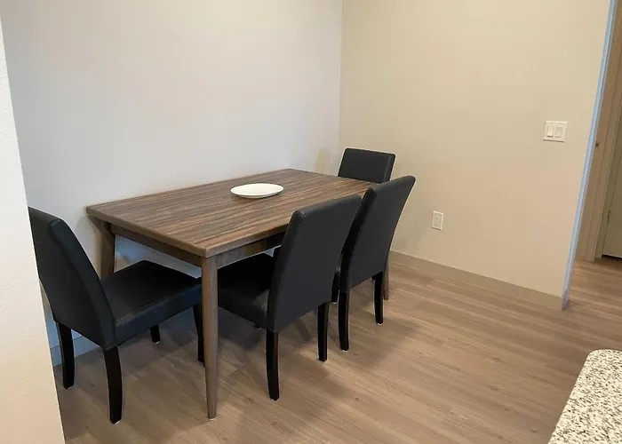 Gia New Modern 1 Bedroom With Swimming Pool & Gym At Grayson Place