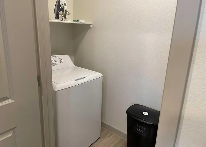 Apartament Gia New Modern 1 Bedroom With Swimming Pool & Gym At Grayson Place *