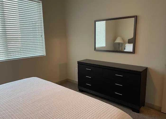 Gia New Modern 1 Bedroom With Swimming Pool & Gym At Grayson Place